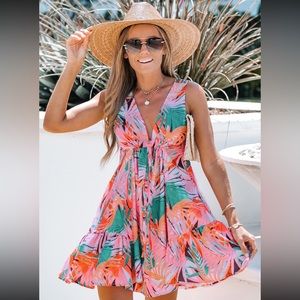 Tropical leaf print flowy dress